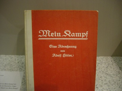 A Mein Kampf első kiadása