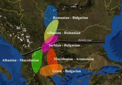 A nyelvi érintkezések feltételezett területei a Balkánon. A vonal a latin és a görög hatás határát jelöli