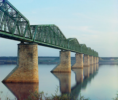 A transzszibériai vasút hídja az Ural folyón keresztül