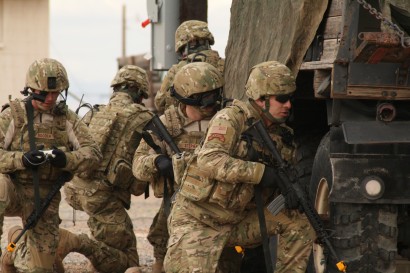 Amerikai katonák új haditechnikát tesztelnek. Elavult volna a hadviselés?