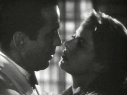 Az angolban vagy a franciában sem más a helyzet... (Humphrey Bogart és Ingrid Bergman a Casablancában)