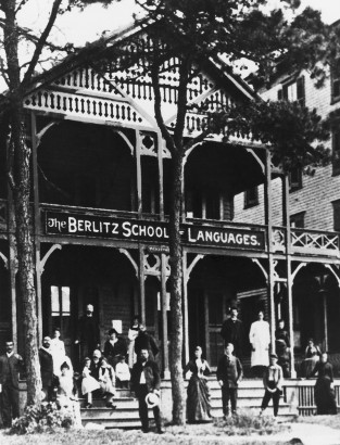 Az első, 1878-ban nyílt Berlitz nyelviskola: Providence, Rhode Island