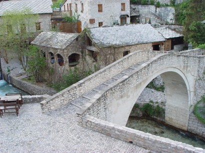 Az öreg híd ma, a háború után újjáépítve