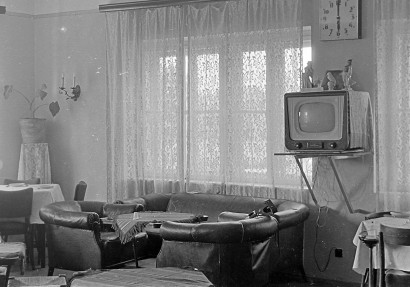 Az Orion AT501 volt az első sorozatban gyártott tévékészülék Magyarországon – gyártása 1956 januárjában kezdődött meg