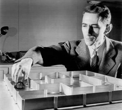 Claude Shannon egere sem épít cizellált elméleteket, hogy kikerüljön a labirintusból