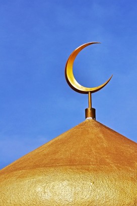 Egy malajziai mecset tetejét díszítő félhold