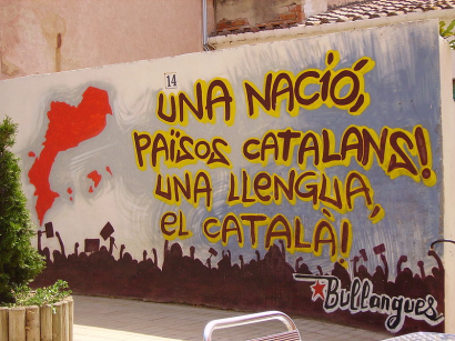 „Egy nemzet, katalán országok! Egy nyelv, a katalán!”