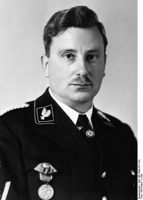Emil Maurice. Jóban volt Hitlerrel