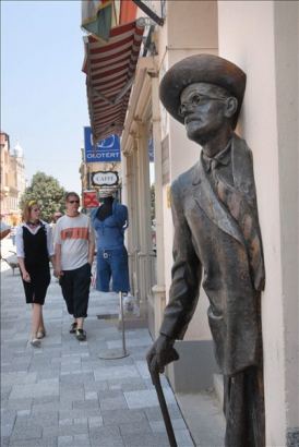 Joyce szobor Szombathelyen