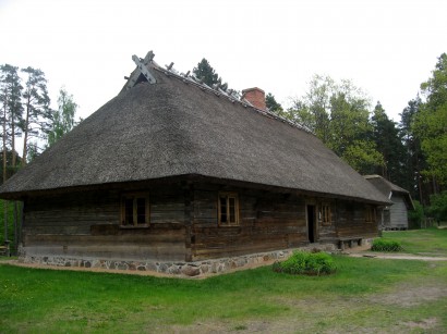 Lett parasztház (a Riga melletti szabadtéri múzeumban)