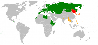 Mandzsukuo nemzetközi elismertsége. Vörös: Mandzsukuo; narancssárga: Japán; sárga: Japán által elfoglalt államok és/vagy csatlósállamok; zöld: egyéb államok, melyek elismerték Mandzsukuót