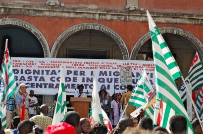  Olasz tüntetés a migránsok jogaiért. Mindenki szakértő?