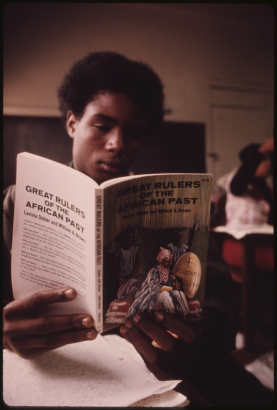 Olvasó fekete fiatal. Ő nem célcsoport?